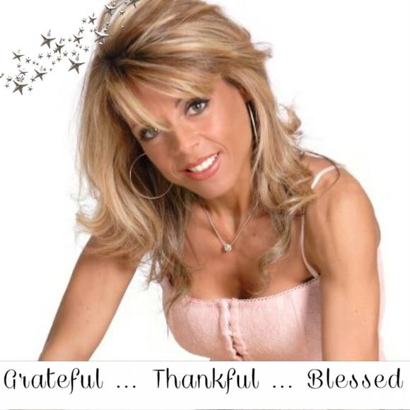 Meet your Posher, Elizabeth - Picture 1 of 1